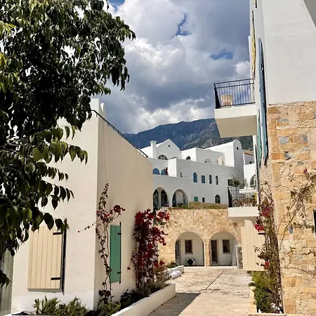 Boo Santorini Albania Dhermi