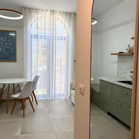 Boo Santorini Albania Apartmán *
