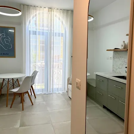 Boo Santorini Albania Apartment